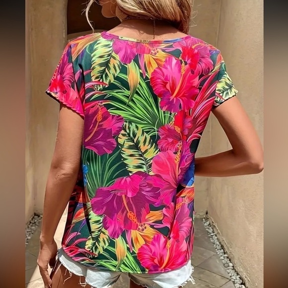 Hawaiian print cut out top - Picture 2 of 2